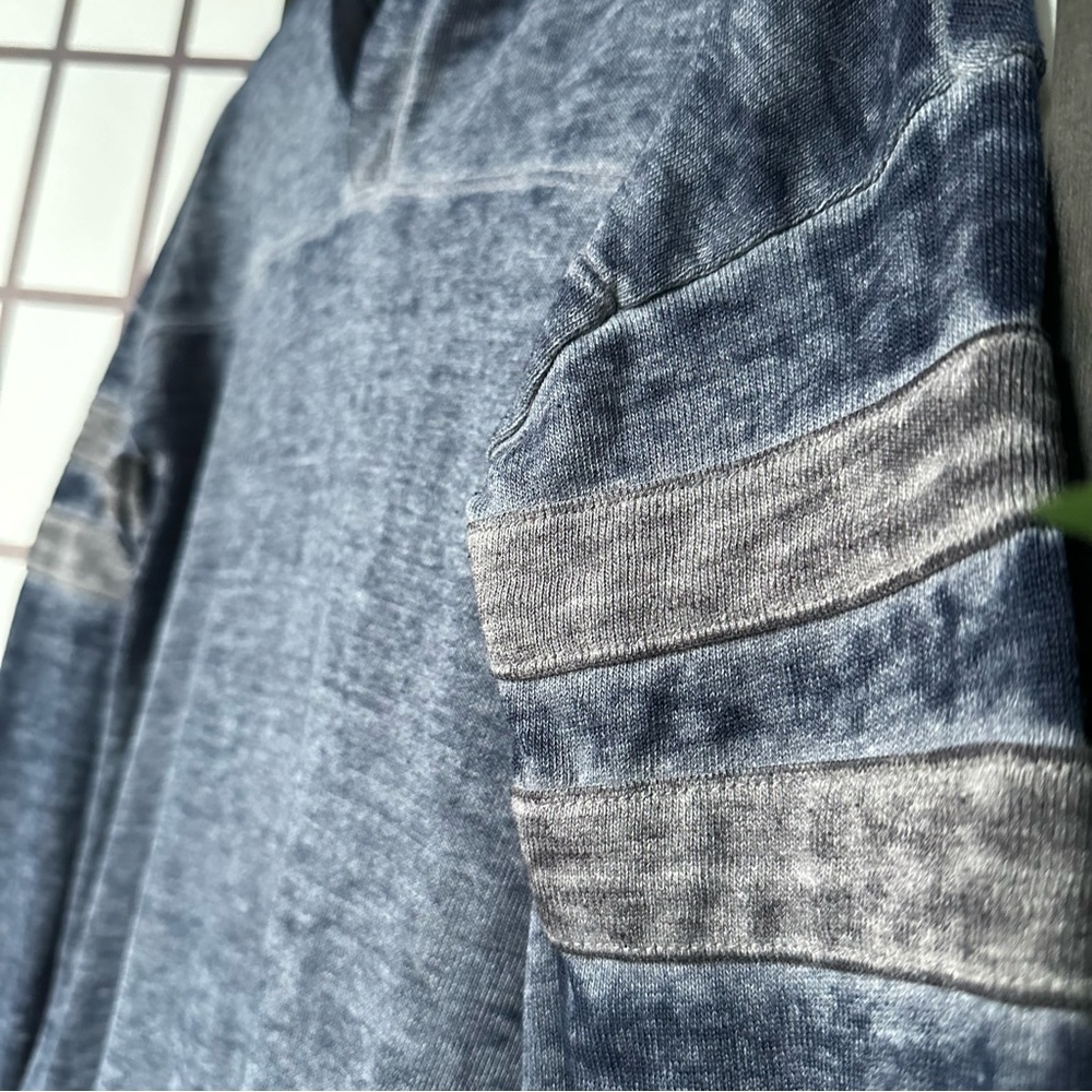 Hollister lightweight hoodie with distressed feel